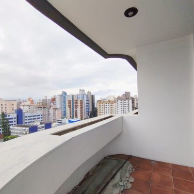 Apartamentos com 211m², 4 quartos, 1 suíte, 2 garagens, no bairro Centro em Florianópolis