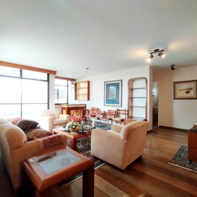 Apartamentos com 211m², 4 quartos, 1 suíte, 2 garagens, no bairro Centro em Florianópolis