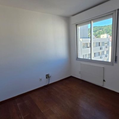 Apartamentos com 211m², 4 quartos, 1 suíte, 2 garagens, no bairro Centro em Florianópolis