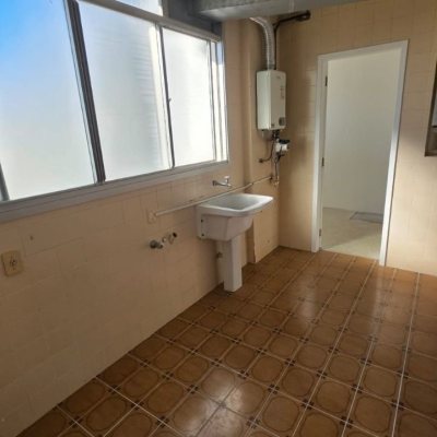 Apartamentos com 211m², 4 quartos, 1 suíte, 2 garagens, no bairro Centro em Florianópolis
