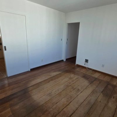 Apartamentos com 211m², 4 quartos, 1 suíte, 2 garagens, no bairro Centro em Florianópolis