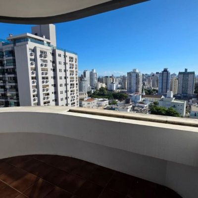 Apartamentos com 211m², 4 quartos, 1 suíte, 2 garagens, no bairro Centro em Florianópolis