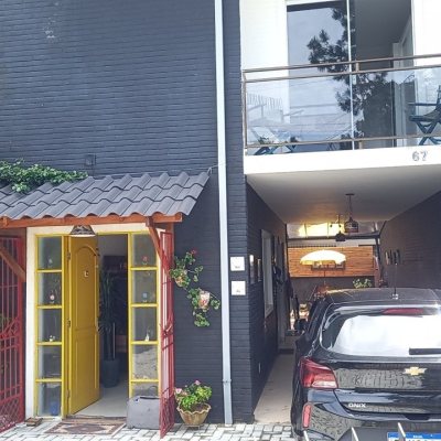 Casa Residencial com 136m², 3 quartos (sendo 1 suíte), 2 garagens, no bairro Campeche em Florianópolis