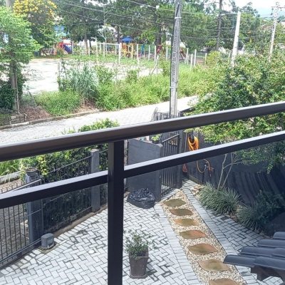 Casa Residencial com 136m², 3 quartos (sendo 1 suíte), 2 garagens, no bairro Campeche em Florianópolis