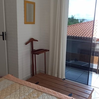 Casa Residencial com 136m², 3 quartos (sendo 1 suíte), 2 garagens, no bairro Campeche em Florianópolis