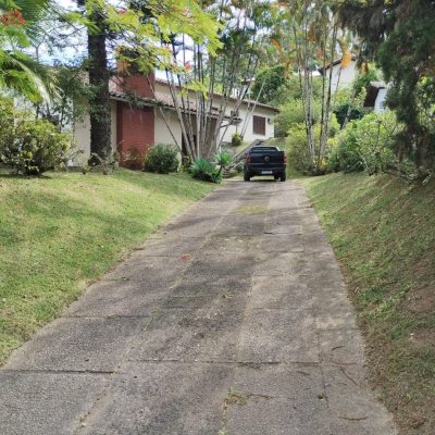 Casa em Condomínio com 190m², 4 quartos (sendo 1 suíte), 4 garagens, no bairro Carvoeira em Florianópolis