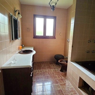 Casa em Condomínio com 190m², 4 quartos (sendo 1 suíte), 4 garagens, no bairro Carvoeira em Florianópolis