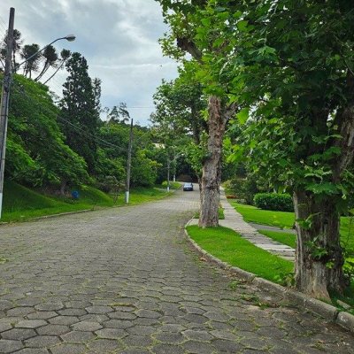 Casa em Condomínio com 190m², 4 quartos (sendo 1 suíte), 4 garagens, no bairro Carvoeira em Florianópolis