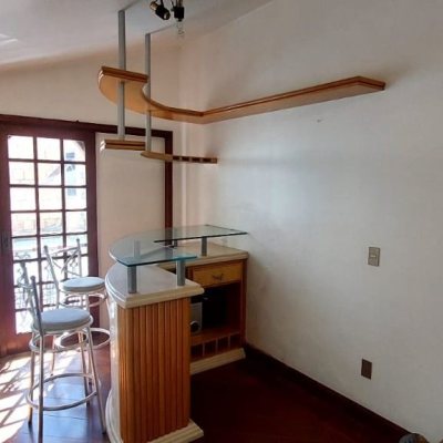 Casa Residencial/Comercial com 300m², 4 garagens, no bairro Jardim Atlântico em Florianópolis