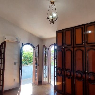 Casa Residencial/Comercial com 300m², 4 garagens, no bairro Jardim Atlântico em Florianópolis