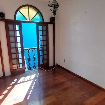 Casa Residencial/Comercial com 300m², 4 garagens, no bairro Jardim Atlântico em Florianópolis