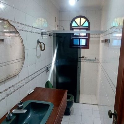 Casa Residencial/Comercial com 300m², 4 garagens, no bairro Jardim Atlântico em Florianópolis