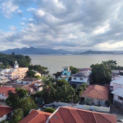 Cobertura com 396m², 3 quartos, 1 suíte, 2 garagens, no bairro Bom Abrigo em Florianópolis