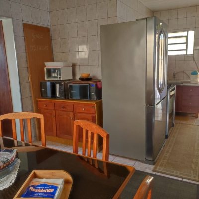 Casa Residencial com 150m², 4 quartos, 1 suíte, 1 garagem, no bairro Balneário em Florianópolis