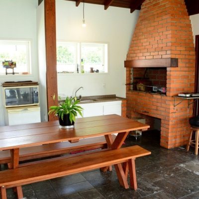 Casa Residencial com 158m², 3 quartos, 1 suíte, no bairro Lagoa da Conceição em Florianópolis