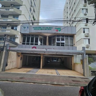 Predio com 361m², 6 garagens, no bairro Centro em Florianópolis