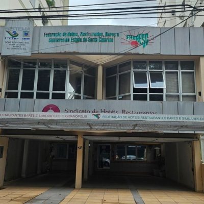 Predio com 361m², 6 garagens, no bairro Centro em Florianópolis