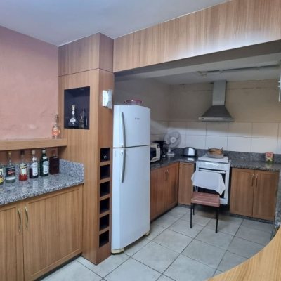 Predio com 361m², 6 garagens, no bairro Centro em Florianópolis
