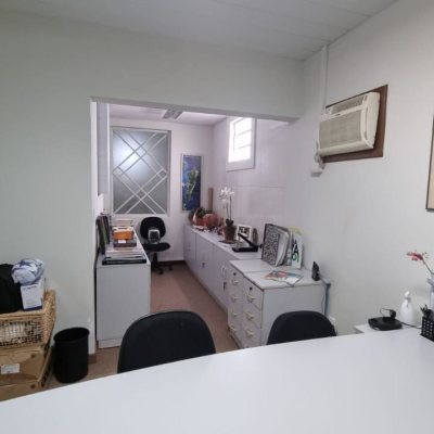 Predio com 361m², 6 garagens, no bairro Centro em Florianópolis