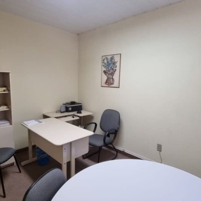 Predio com 361m², 6 garagens, no bairro Centro em Florianópolis