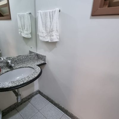 Predio com 361m², 6 garagens, no bairro Centro em Florianópolis