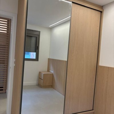 Apartamentos com 42m², 1 quarto, 1 garagem, no bairro Estreito em Florianópolis