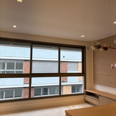 Apartamentos com 42m², 1 quarto, 1 garagem, no bairro Estreito em Florianópolis