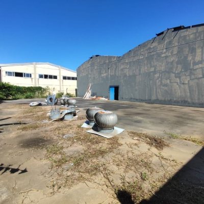 Galpão/Loja com 745m², 10 garagens, no bairro Bela Vista em Palhoça