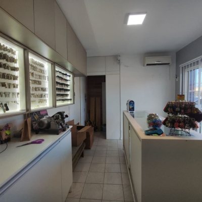 Galpão/Loja com 745m², 10 garagens, no bairro Bela Vista em Palhoça
