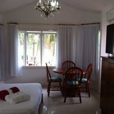 Casa Residencial com 250m², 5 quartos, 3 suítes, 4 garagens, no bairro Jurerê Internacional em Florianópolis