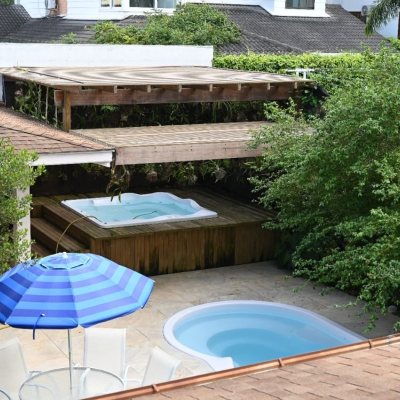 Casa em Condomínio com 320m², 4 quartos, 4 suítes, 4 garagens, no bairro Canto Da Lagoa em Florianópolis