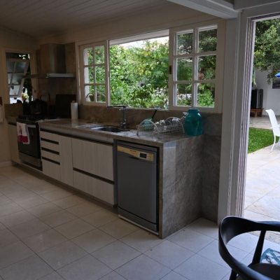 Casa em Condomínio com 320m², 4 quartos, 4 suítes, 4 garagens, no bairro Canto Da Lagoa em Florianópolis