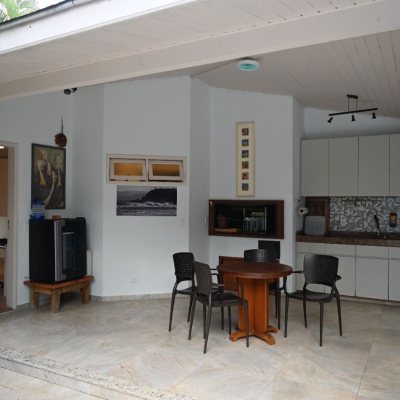 Casa em Condomínio com 320m², 4 quartos, 4 suítes, 4 garagens, no bairro Canto Da Lagoa em Florianópolis