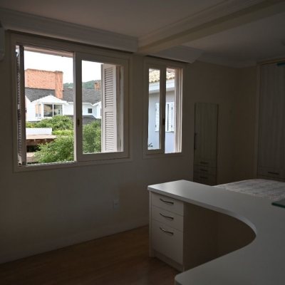 Casa em Condomínio com 320m², 4 quartos, 4 suítes, 4 garagens, no bairro Canto Da Lagoa em Florianópolis