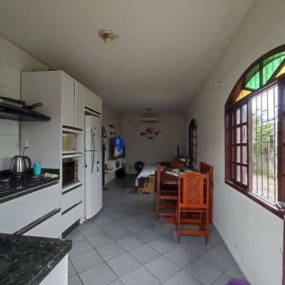 Casa Residencial com 100m², 3 quartos, 2 garagens, no bairro Areias em São José