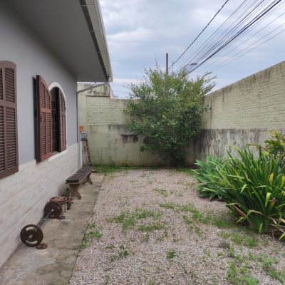 Casa Residencial com 100m², 3 quartos, 2 garagens, no bairro Areias em São José