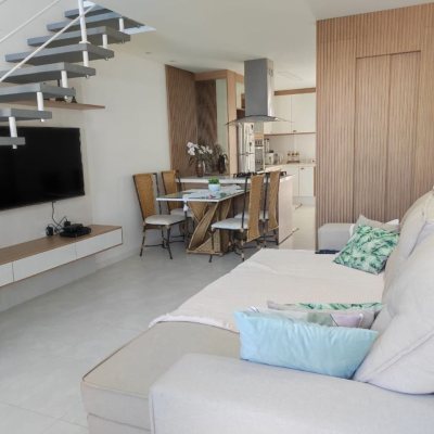 Sobrado Residencial com 120m², 3 quartos (sendo 2 suítes), 2 garagens, no bairro Areias em São José