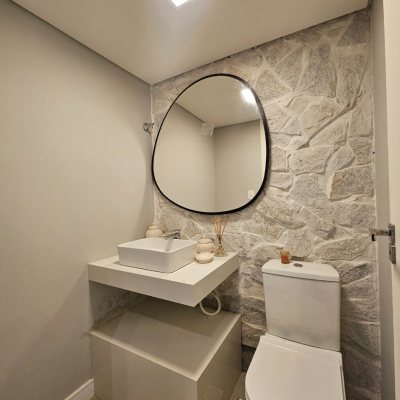 Sobrado Residencial com 120m², 3 quartos (sendo 2 suítes), 2 garagens, no bairro Areias em São José