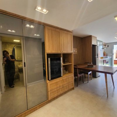 Sobrado Residencial com 120m², 3 quartos (sendo 2 suítes), 2 garagens, no bairro Areias em São José