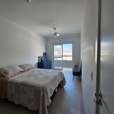 Sobrado Residencial com 120m², 3 quartos (sendo 2 suítes), 2 garagens, no bairro Areias em São José