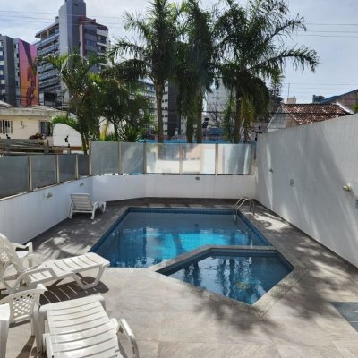 Apartamentos com 66m², 2 quartos, 1 suíte, 2 garagens, no bairro Centro em Florianópolis