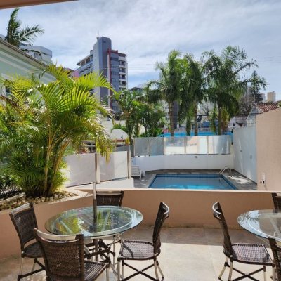 Apartamentos com 66m², 2 quartos, 1 suíte, 2 garagens, no bairro Centro em Florianópolis