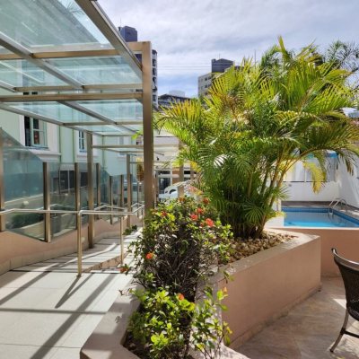 Apartamentos com 66m², 2 quartos, 1 suíte, 2 garagens, no bairro Centro em Florianópolis