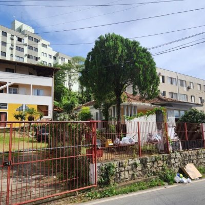 Terreno Comercial/Residencial com 800m², no bairro Agronômica em Florianópolis