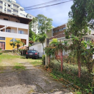 Terreno Comercial/Residencial com 800m², no bairro Agronômica em Florianópolis