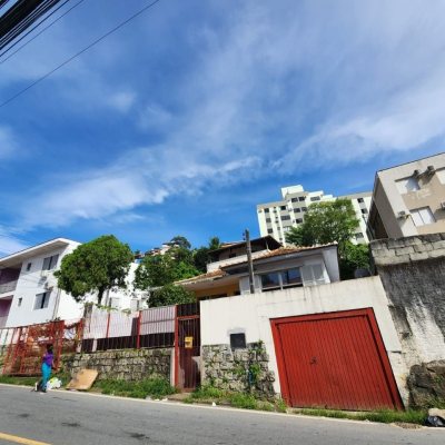 Terreno Comercial/Residencial com 800m², no bairro Agronômica em Florianópolis