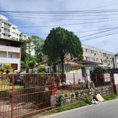 Terreno Comercial/Residencial com 800m², no bairro Agronômica em Florianópolis