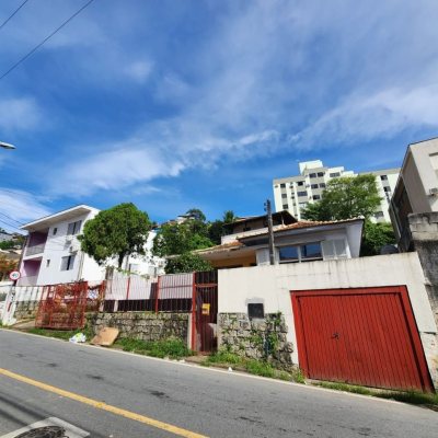 Terreno Comercial/Residencial com 800m², no bairro Agronômica em Florianópolis