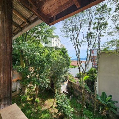 Terreno Comercial/Residencial com 800m², no bairro Agronômica em Florianópolis