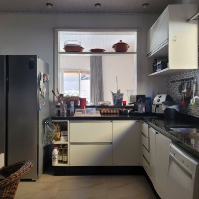 Casa Residencial com 160m², 3 quartos, 1 garagem, no bairro Serraria em São José